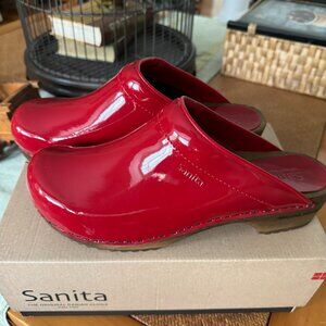 Never worn red Sanita patent leather clogs, size 10 (42),
